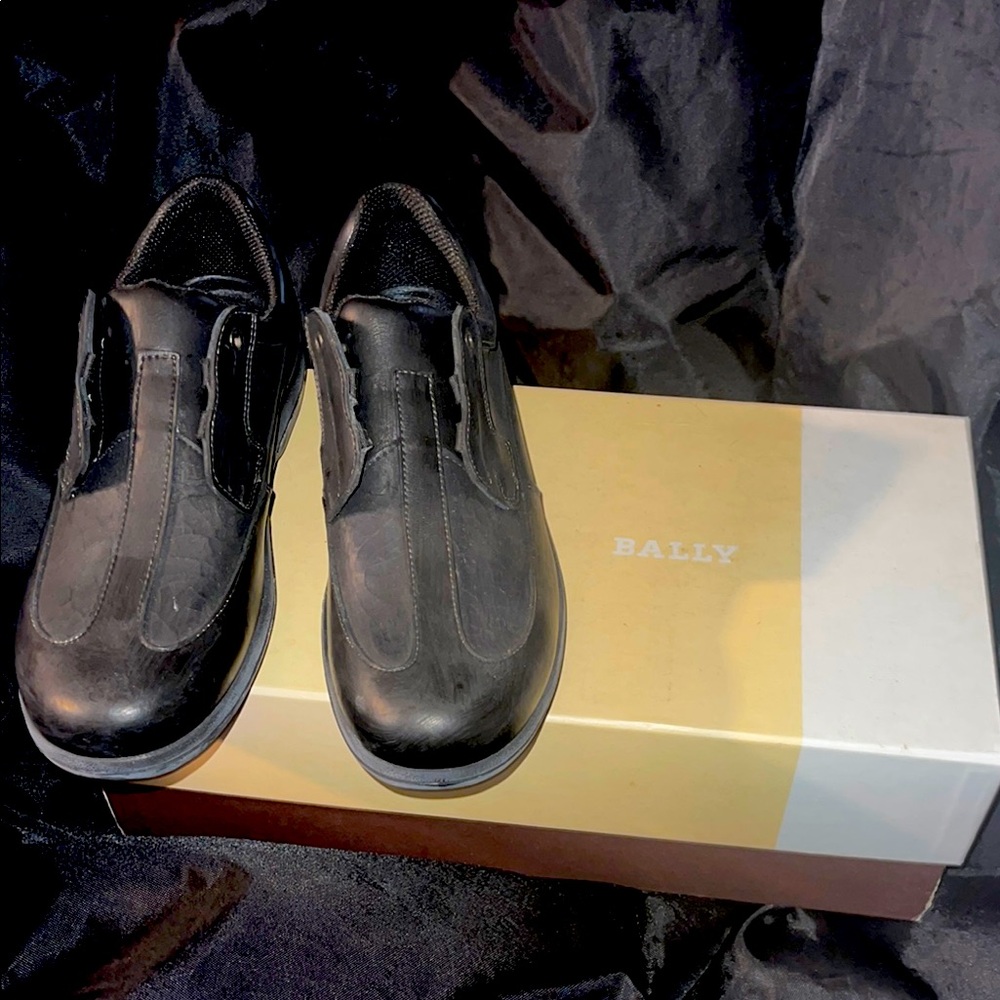 Bally Vintage Women’s Black Leather Shoes